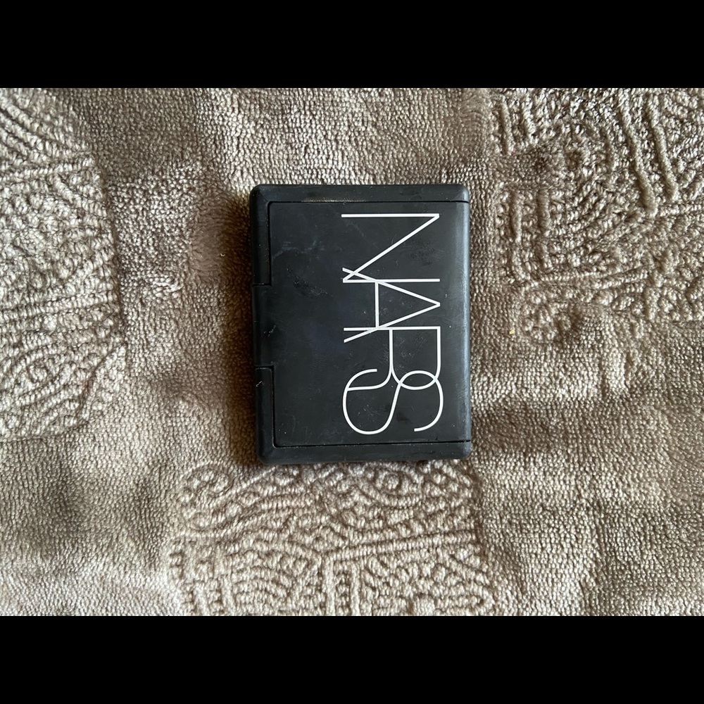 NARS highlight in Albatross